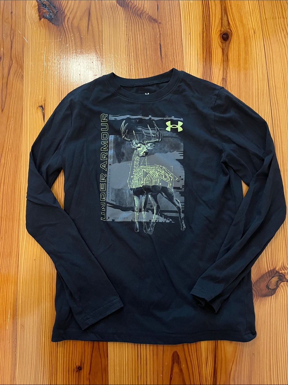 Under Armour Men’s Black Long-Sleeve Graphic Shirt